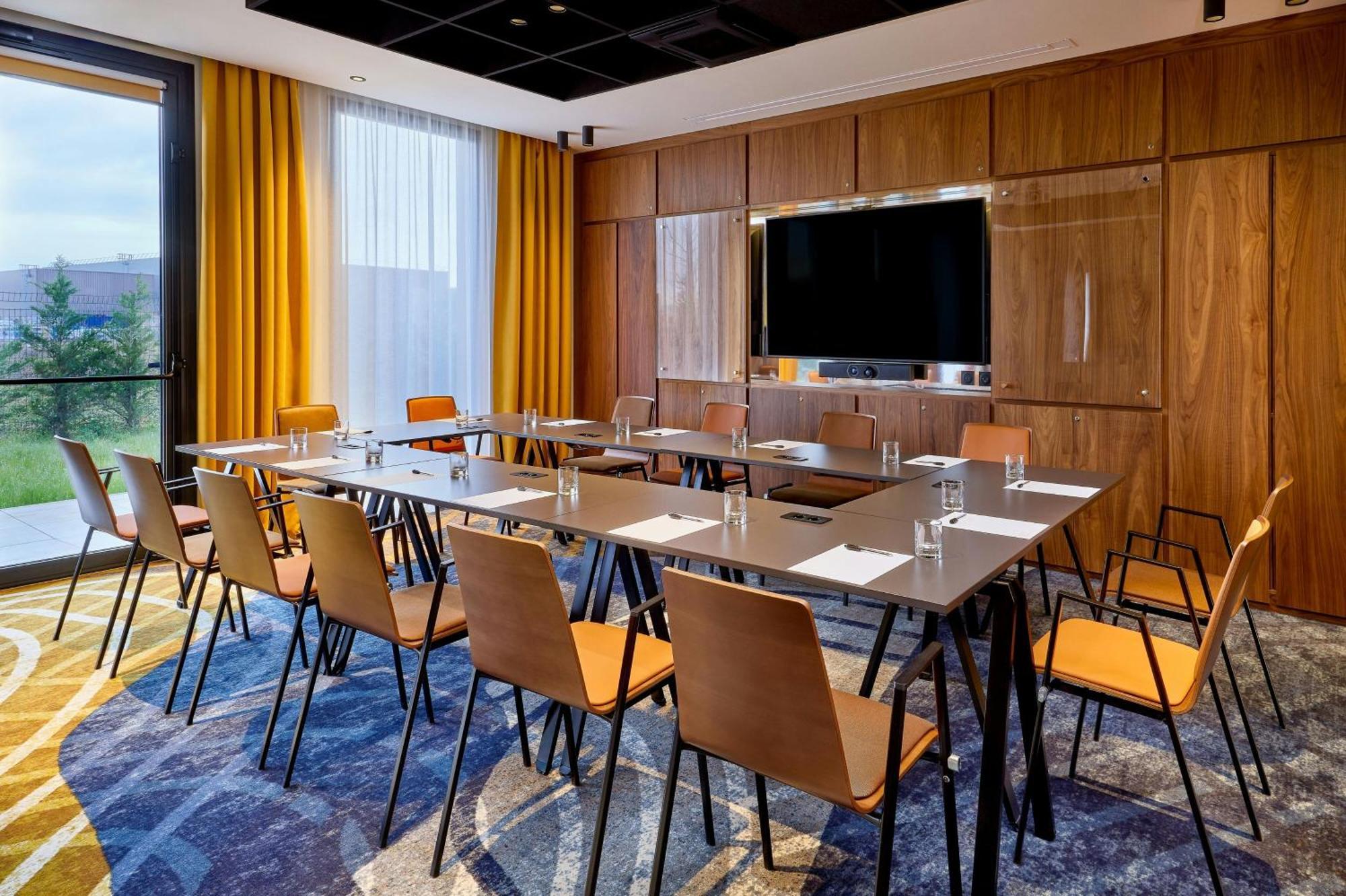 Courtyard By Marriott Lyon Eurexpo Stadium Genas Zewnętrze zdjęcie